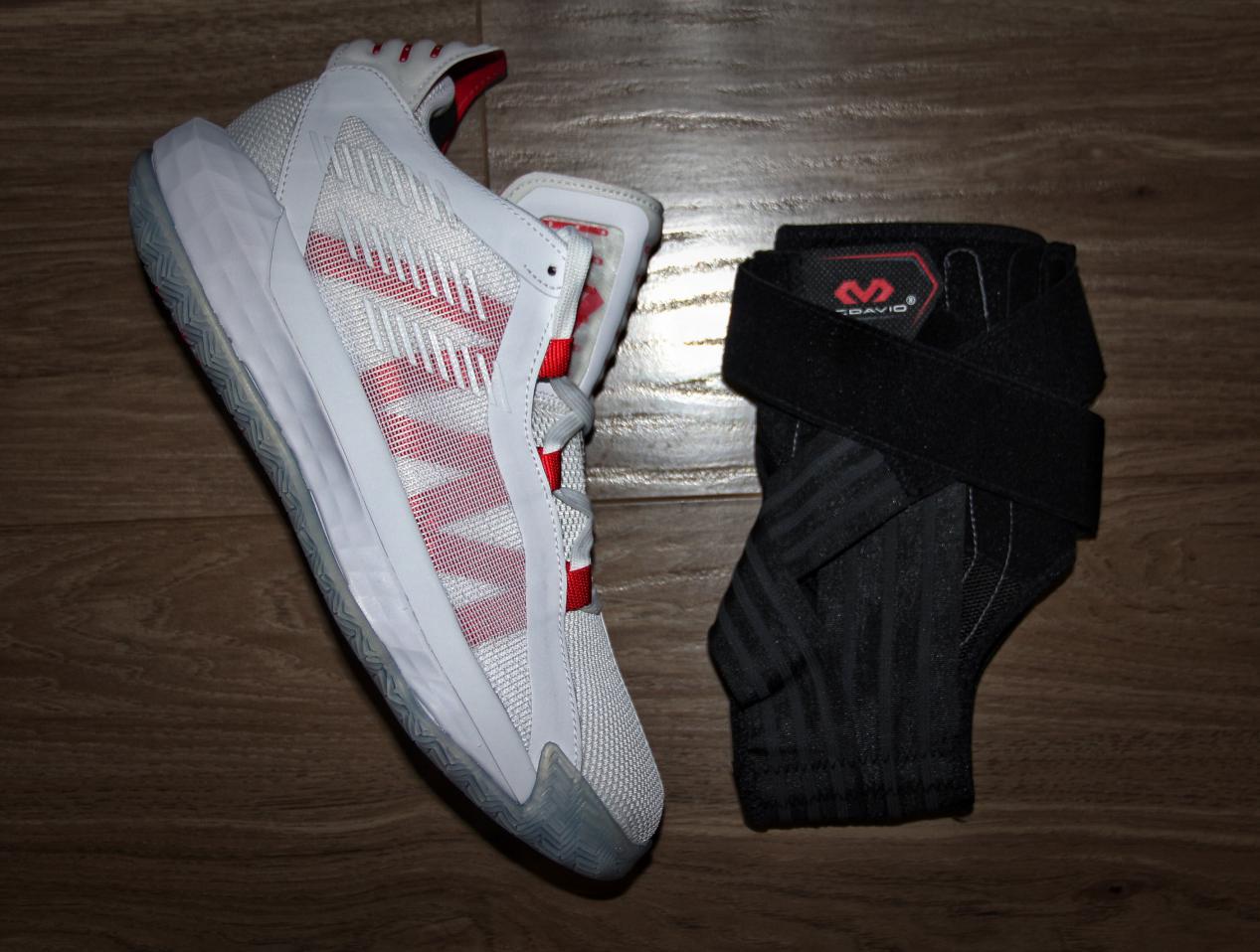 迈克达威4305不分左右脚吗,迈克达威195和4305区别