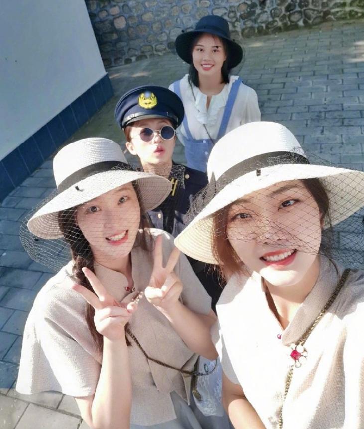 惠若琪丁霞龚翔宇袁心玥,四姐妹闺蜜装