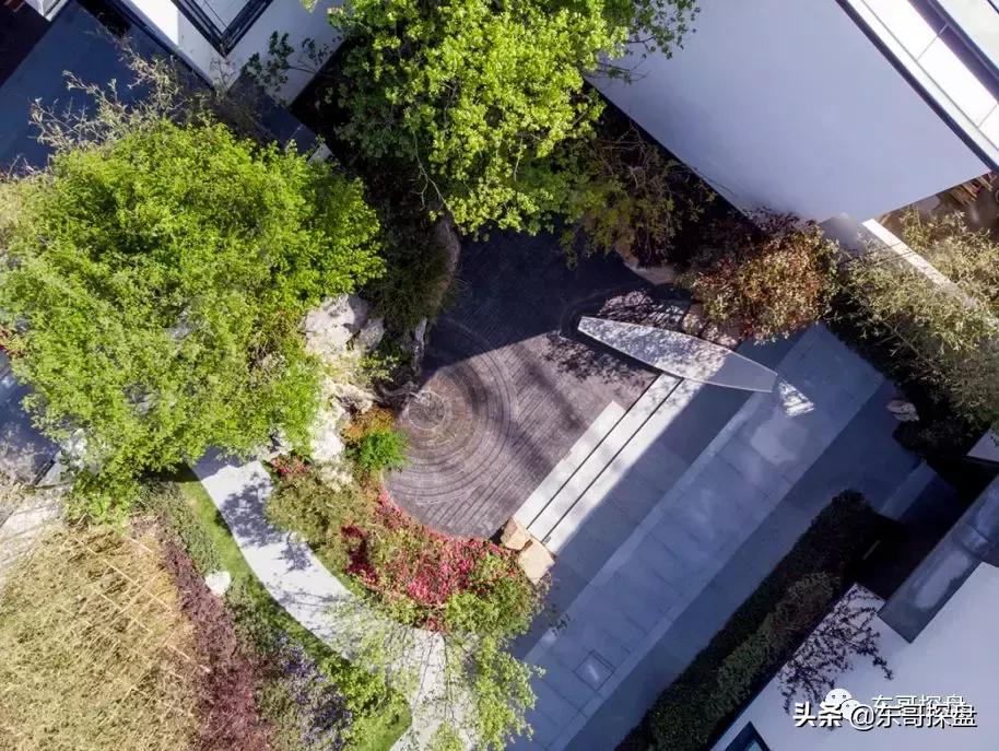 这才是郑州新贵追捧的湖畔臻品。100㎡出头的临湖独院来了