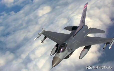 什么是科幻神剧情？美国电影《恐龙侵袭》，上海堡垒也要让位