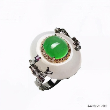 翡翠相同材质和不同品质的区别,翡翠的三种主要材质