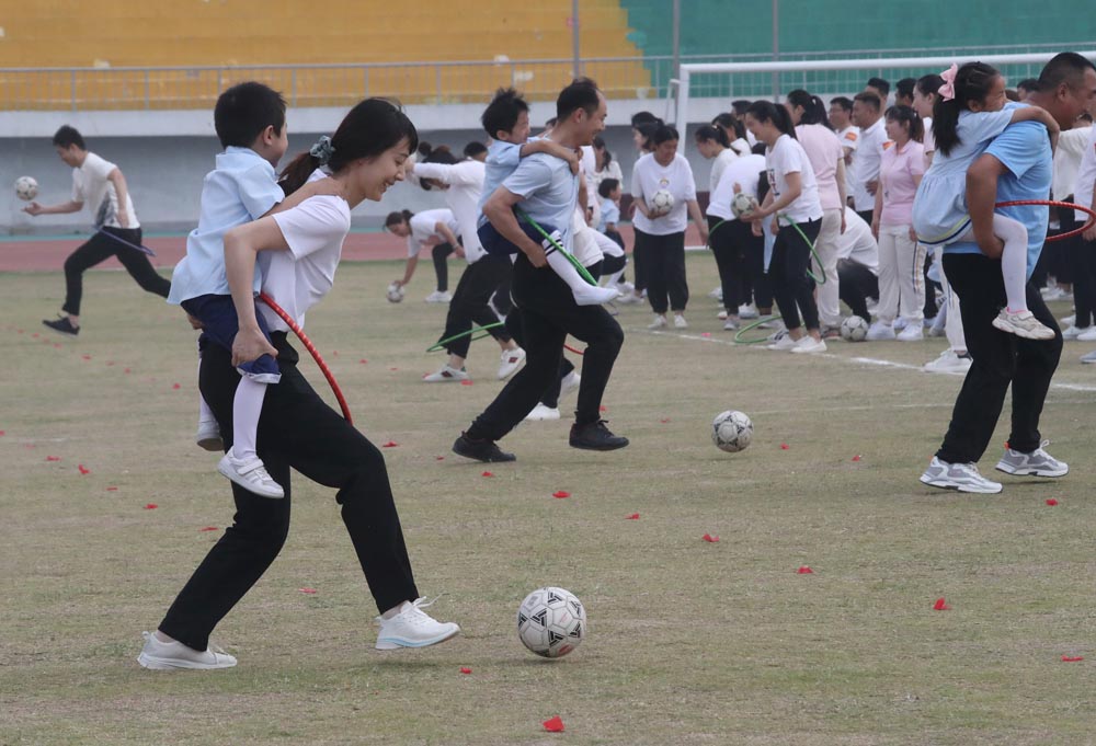 庆六一少儿篮球比赛洛阳,庆六一幼儿园亲子运动会报道
