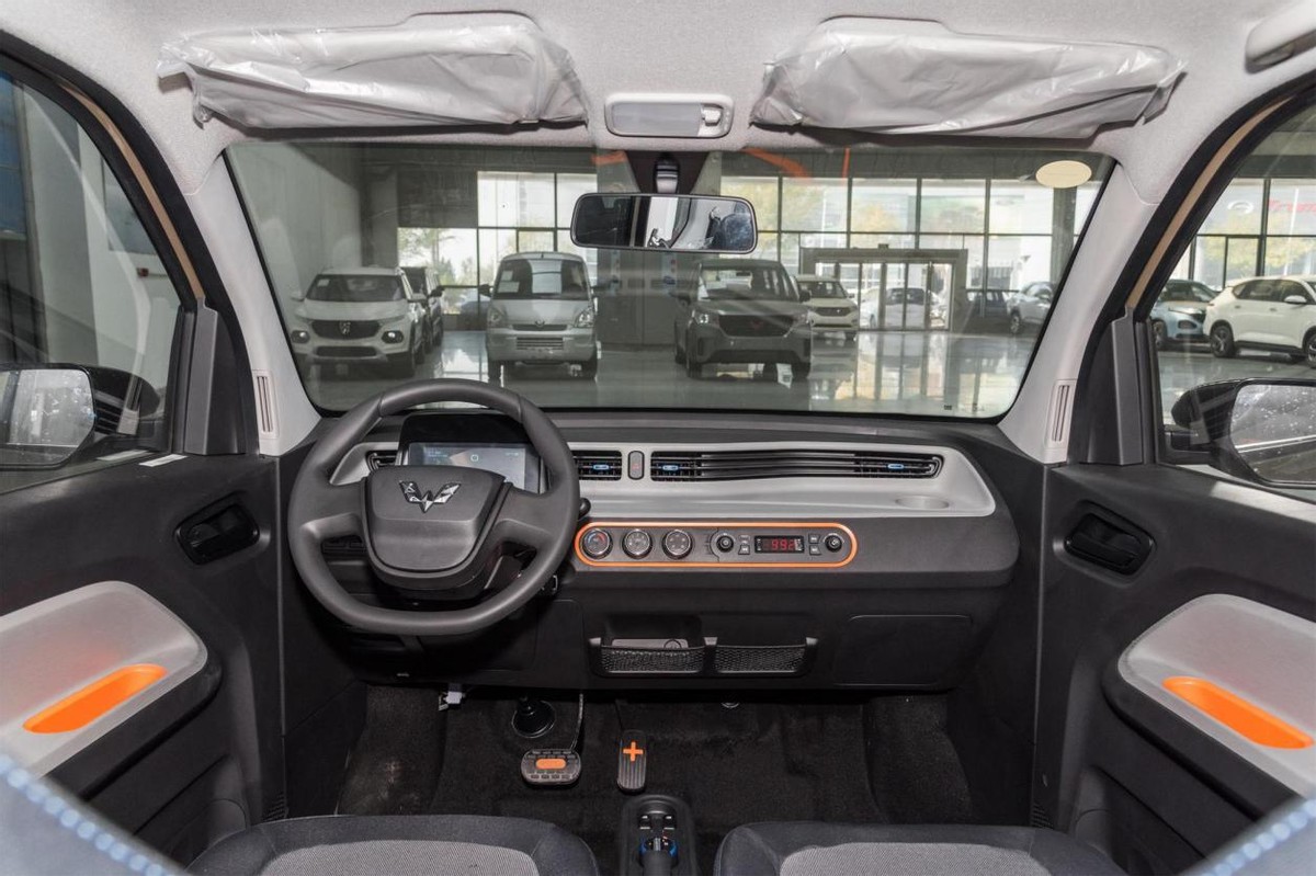 高颜值之选三款平民性能轿车推荐,这两款中级轿车10万的价格你选谁