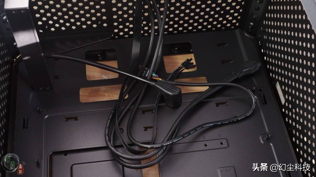 支持atx主板和三风扇显卡的小机箱,atx机箱安装多大主板