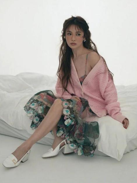 圆脸如何选配饰好看女,大圆脸女生适合的发型显年轻