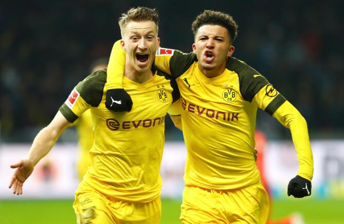 德甲回忆17-18赛季拜仁vs多特,德甲拜仁3-2客胜多特继续领跑