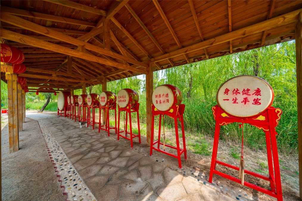 她是滔滔千里黄河的宠儿，阴山之下、河套之上的掌上明珠