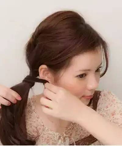 今年流行的侧编发,减龄全编发型