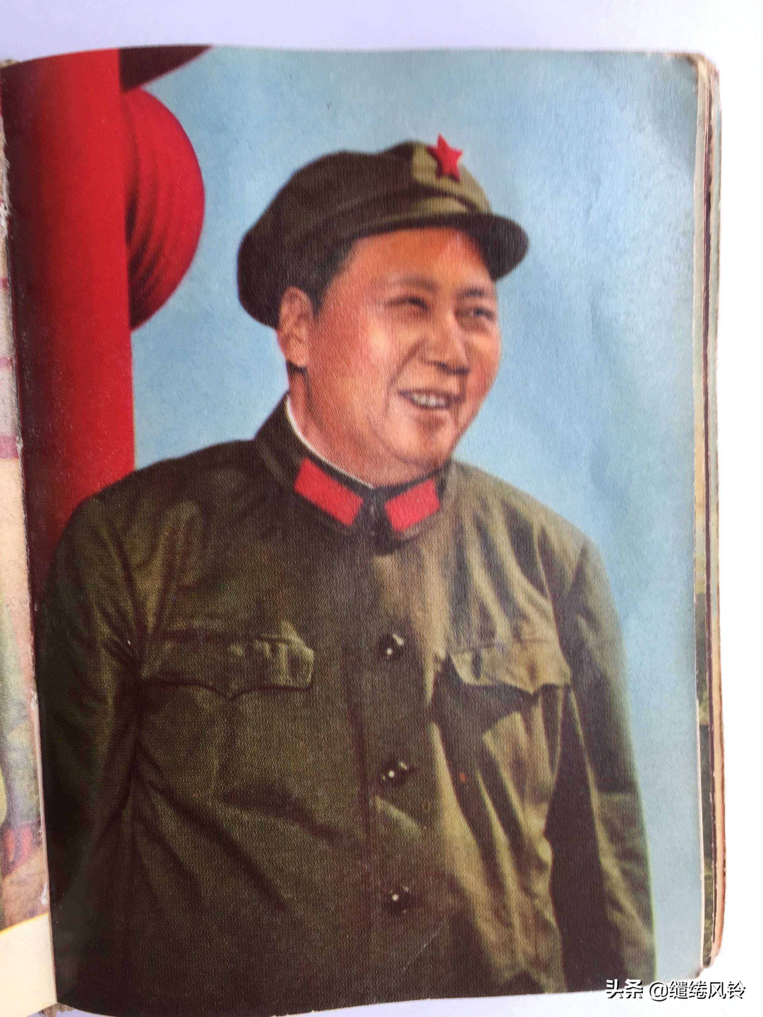 《毛主席诗词》：一本极其珍贵的“红宝书”，永恒不朽的经典篇章