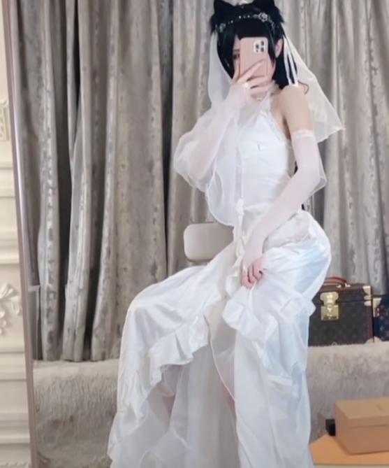 腐团儿终于想起了账号密码？刚回归就放王炸，婚纱照惊艳众人