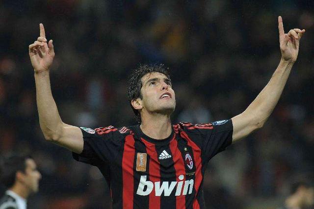 绿茵场的经典瞬间,绿茵场上庆祝