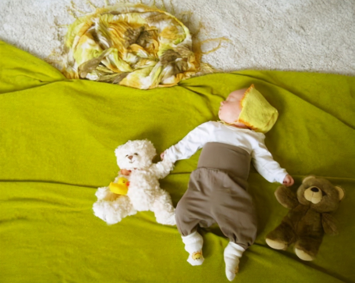 母乳宝宝喜欢“含奶而睡”，是出于这几个原因，真相很暖心