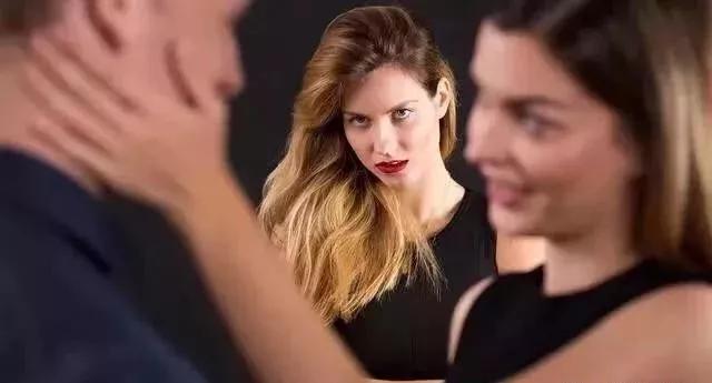 2020婚姻法对出轨同居的处罚,婚内出轨非法同居需要哪些证据