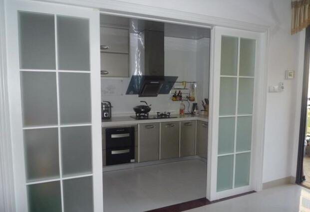 厨房用什么样的推拉门比较好,厨房平开门的选择有讲究