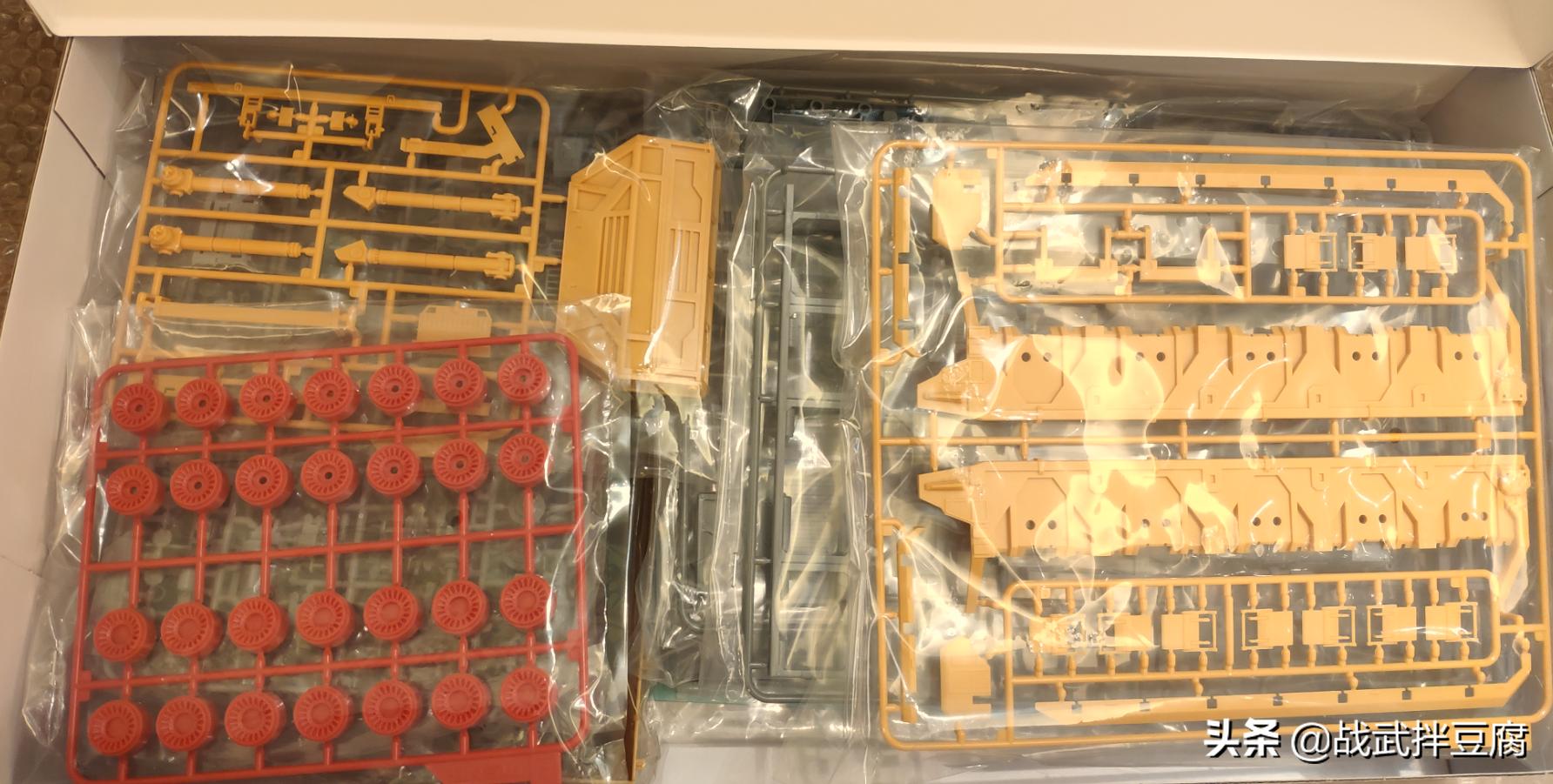 流浪地球运输车模型开箱视频,载具模型流浪地球