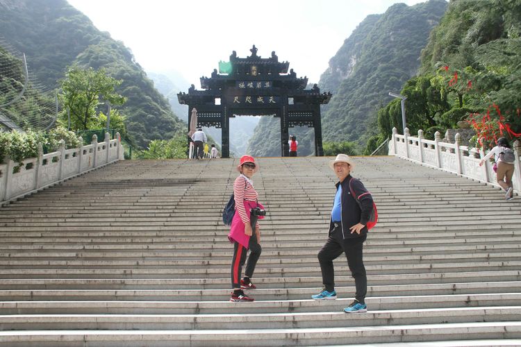 长空栈道登华山,惊心动魄登华山