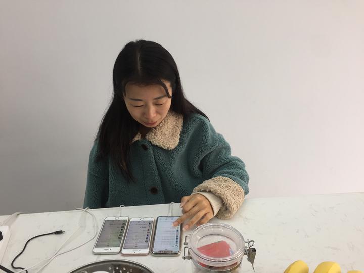 4年收获4本房产证，年收入400多万！单臂的她是怎么做到的？