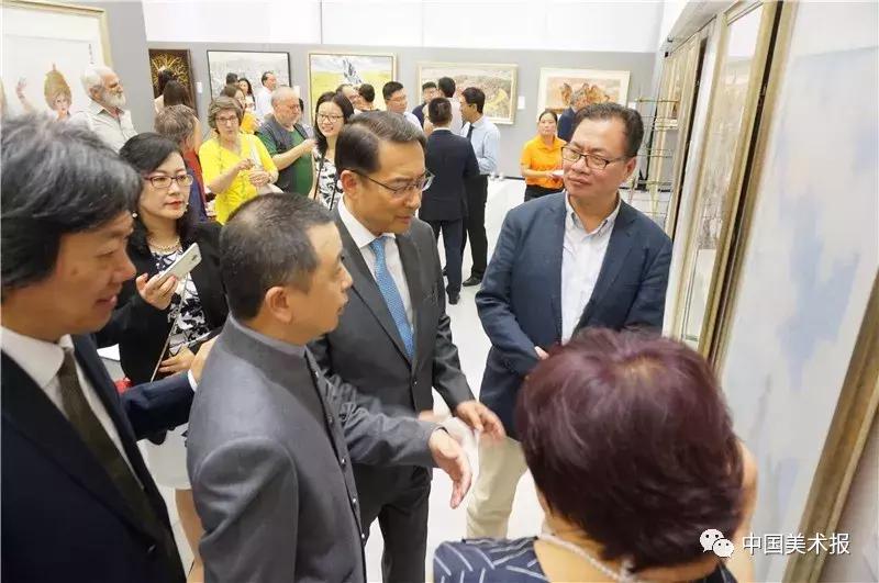 展形象举旗帜育新人,展艺术风采育时代新人