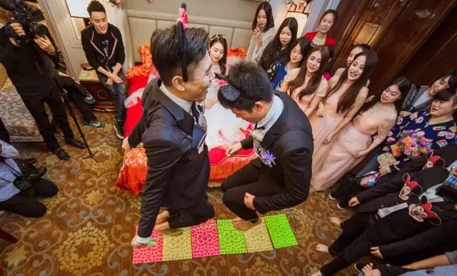 婚礼迎亲堵门游戏大全,结婚迎亲的堵门游戏视频