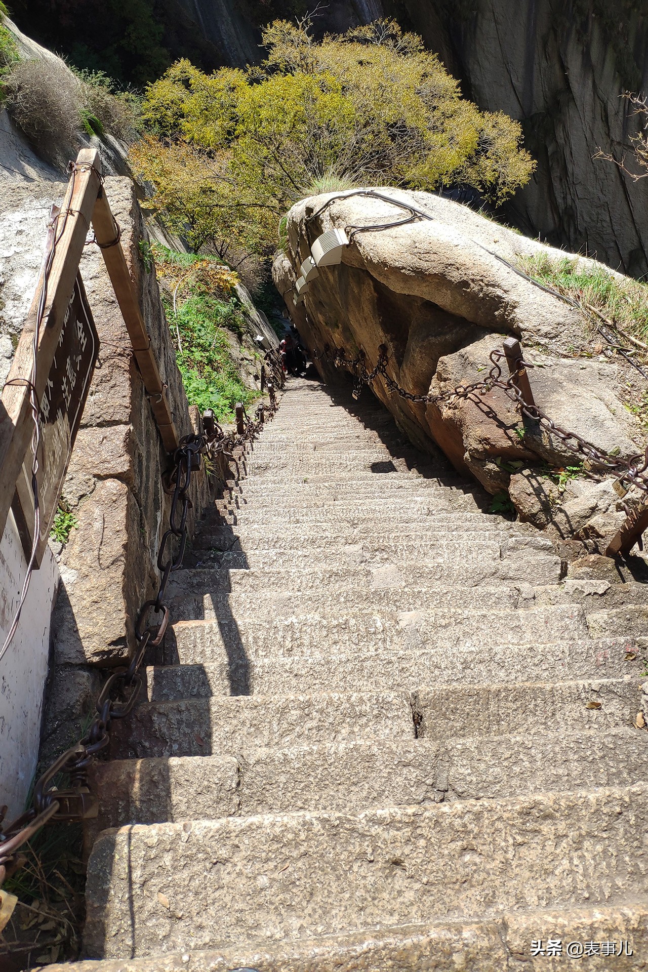 花160元和9个小时爬华山，还喝了一瓶15元的可乐，我是在找虐么？