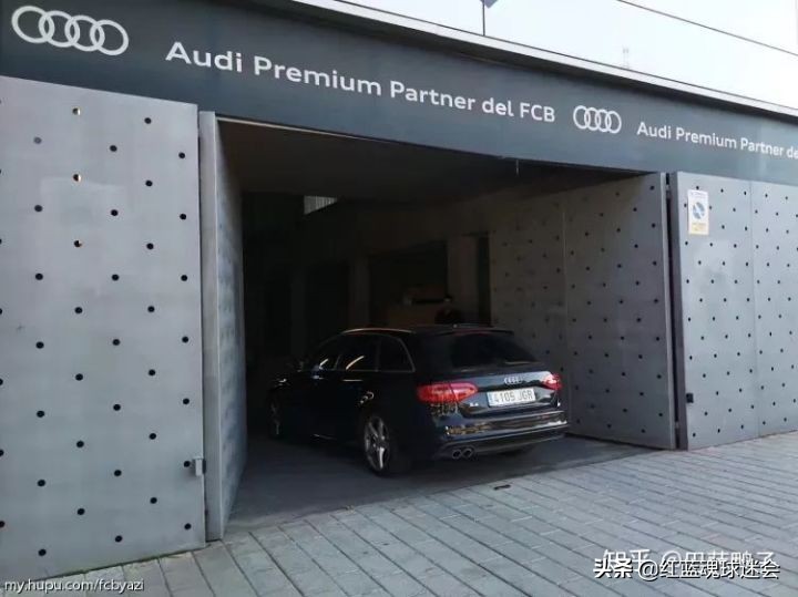 分享如何甘伯城蹲巴萨球员