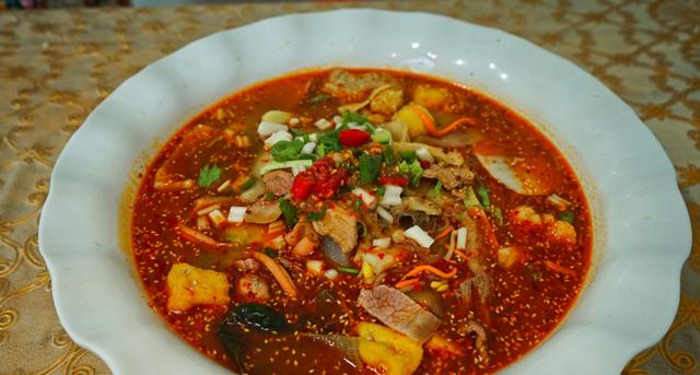 麻辣烫冒菜钵钵鸡串串香,钵钵鸡麻辣烫冒菜区别