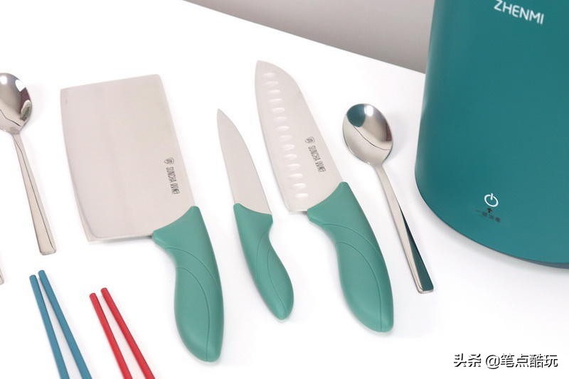 身为刀架筷笼，容不得藏污养菌！臻米K2刀叉筷子消毒机体验