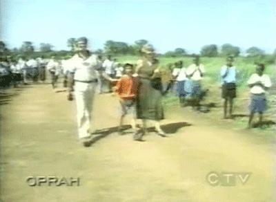 用零花钱给非洲挖了1000多口井，只因孩子的眼泪是那里最干净的水