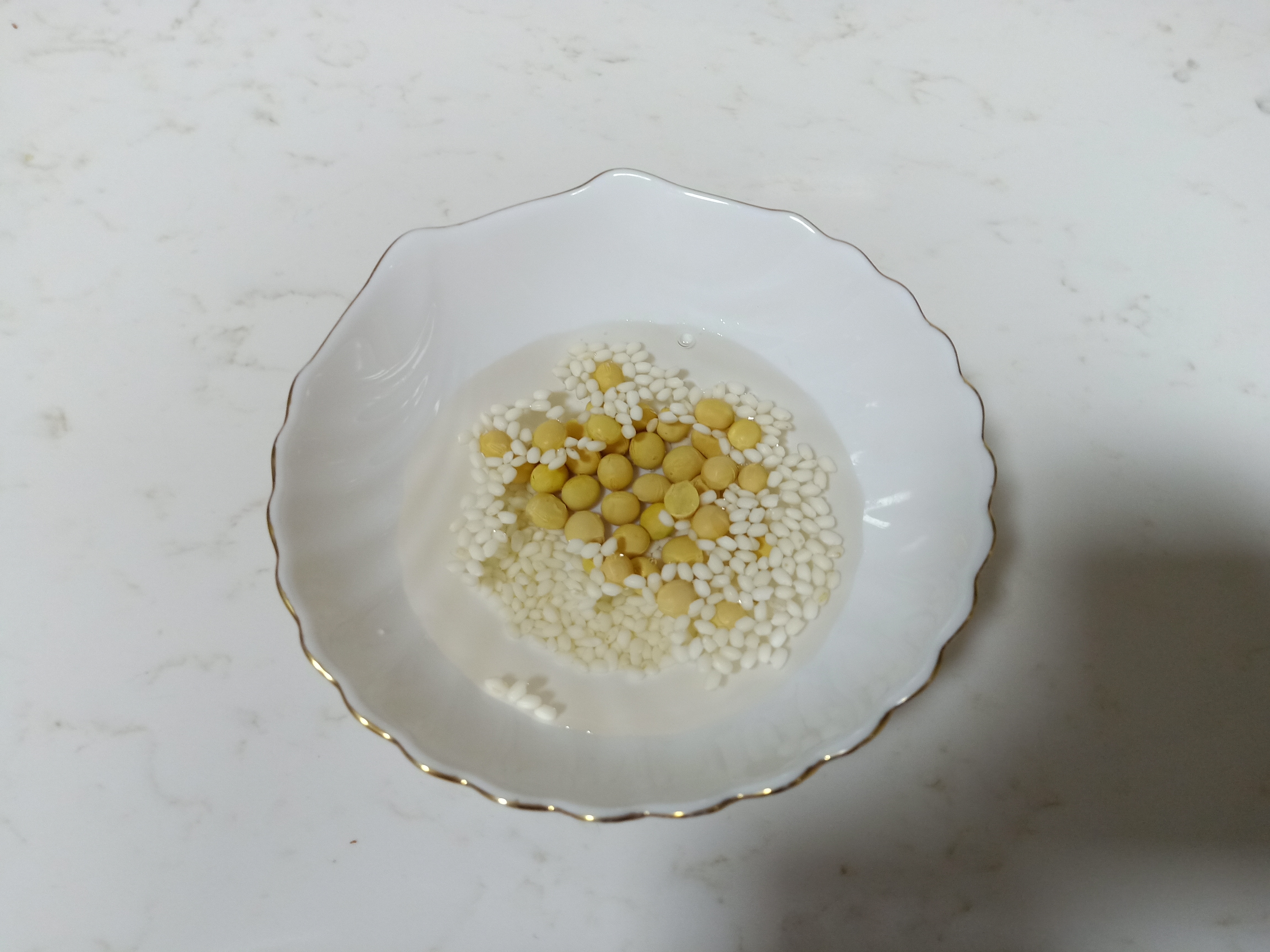 打豆浆前需要泡豆子多长时间,打豆浆的豆子一般要浸泡多少时间