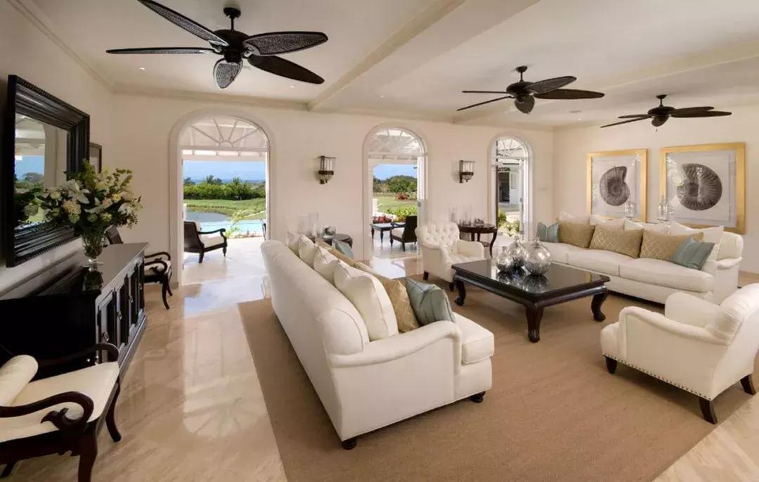 梅西和c罗谁豪宅最好,身价十亿的球星