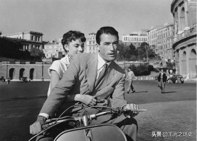 奥黛丽赫本成熟时期电影简介,1953年赫本《罗马假日》