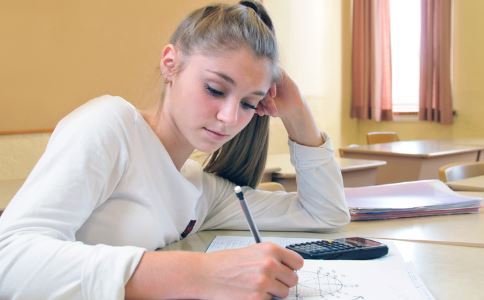 青春期女性闭经严重吗？常见原因有哪些