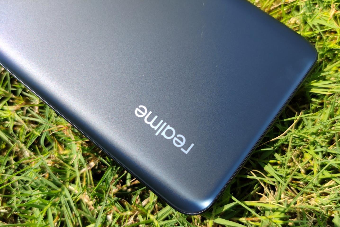 realme真我gt大师版与小米11,realme真我pk小米手机