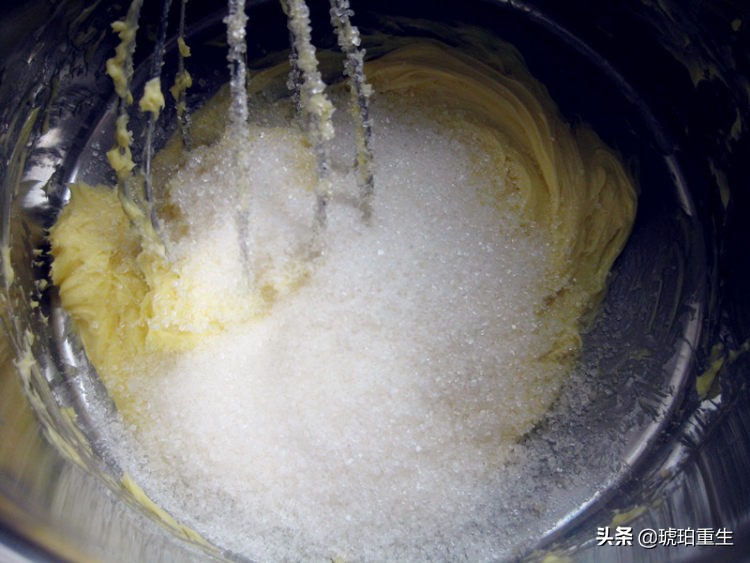 发现一款好吃的焦糖饼干搭配牛奶,奶油山核桃饼干