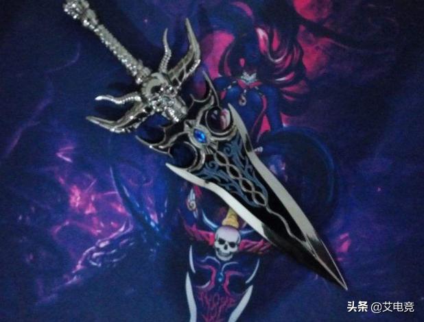 DNF：玩家斥资数亿秒空拍卖，只为打造十五金*器武**用于表白