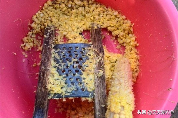 野钓海竿爆炸钩钓草鱼用什么料,海竿爆炸钩钓草鱼用的什么饵料