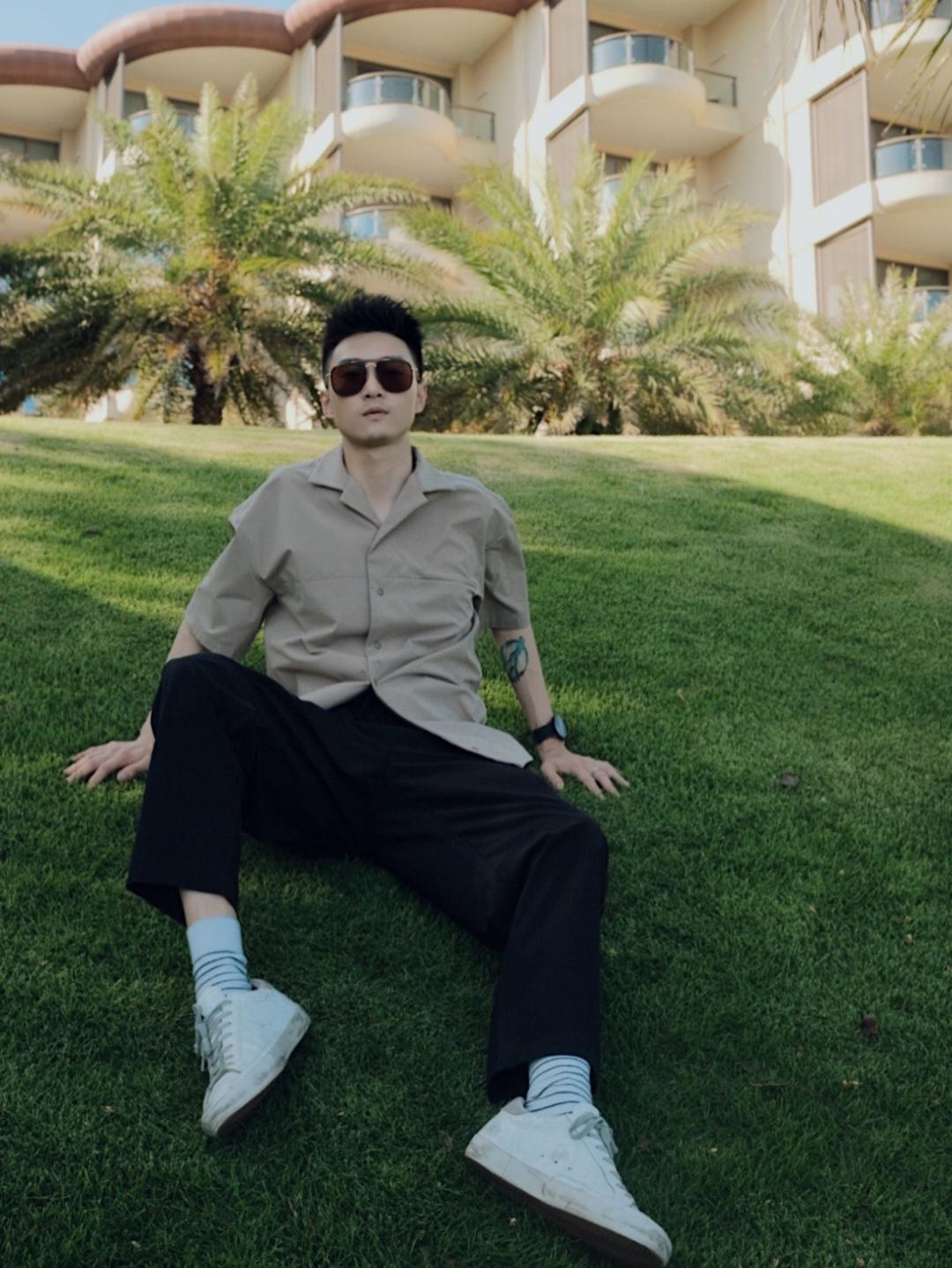 男生清冷感和疏离感穿搭,男生春天低饱和度穿搭