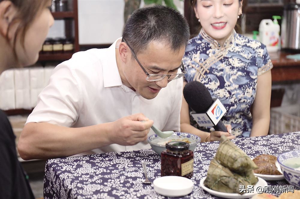 超燃的1.5小时，带货24.8万元！顾全化身“网红主播”撬动震泽夜经济