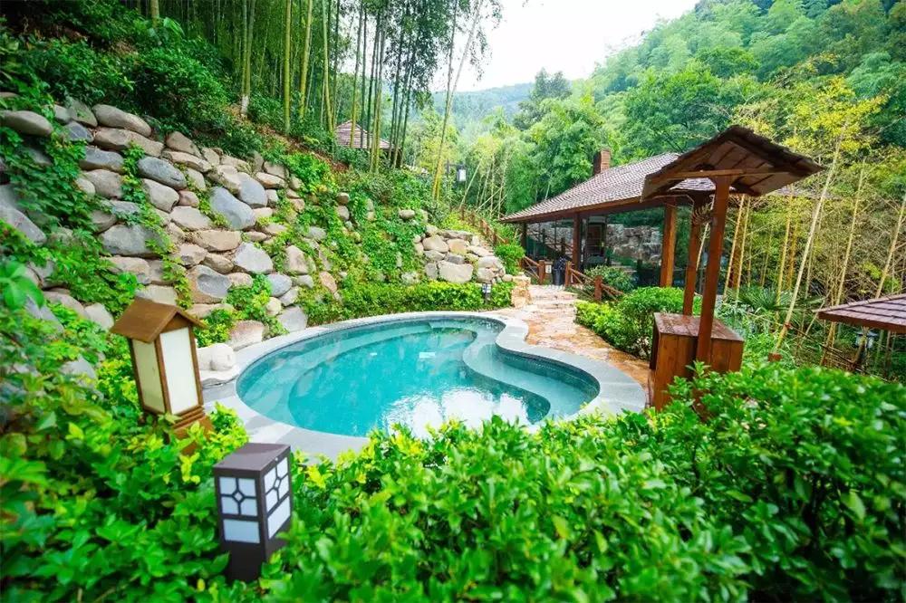 露天温泉小院精品,一房一厅庭院私家温泉