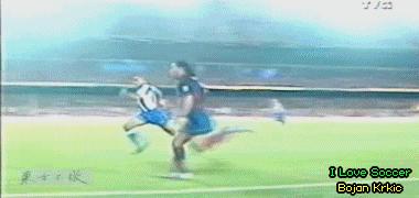 内马尔假动作突破,内马尔经典庆祝动作被模仿