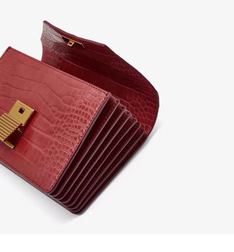 小ck最新款包多少钱,小ck性价比最高的包包