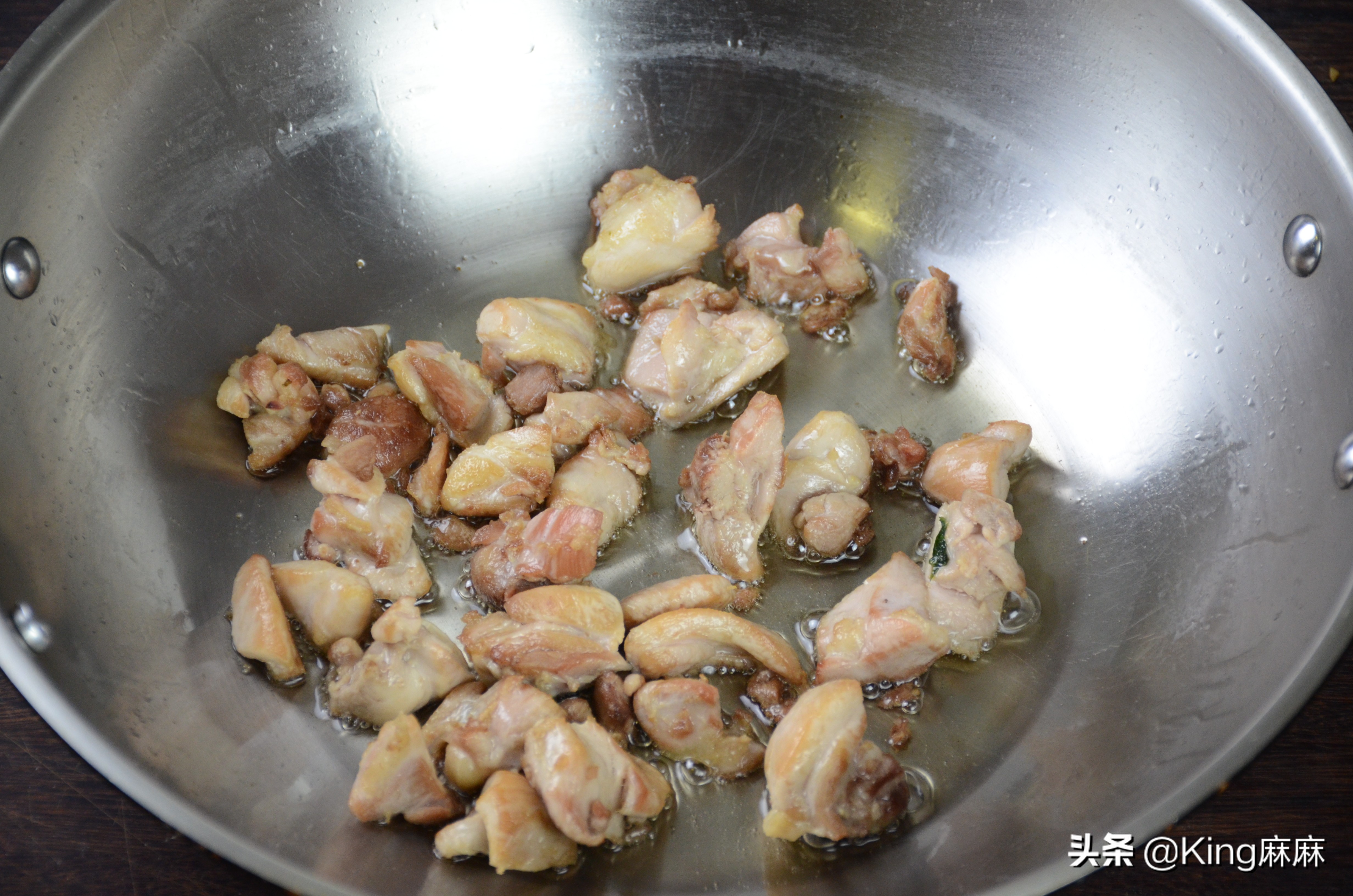 孩子多吃这菜身体健壮个子长得快,季节交替要多给孩子吃这菜