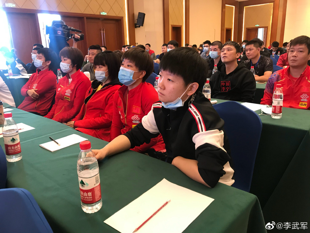 国乒新消息孙颖莎王楚钦,国乒教练秦志戬名场面