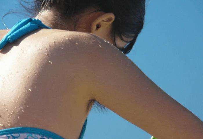 男人是喜欢女人化妆还是素颜,男人是喜欢女人装傻还是真傻