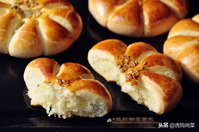 烤面包蛋糕用高筋粉还是低筋粉,低筋粉做出的面包是什么样的