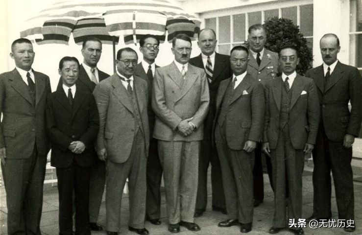 他是孔子后代，却弃文从商，成为中国银行体系的缔造者