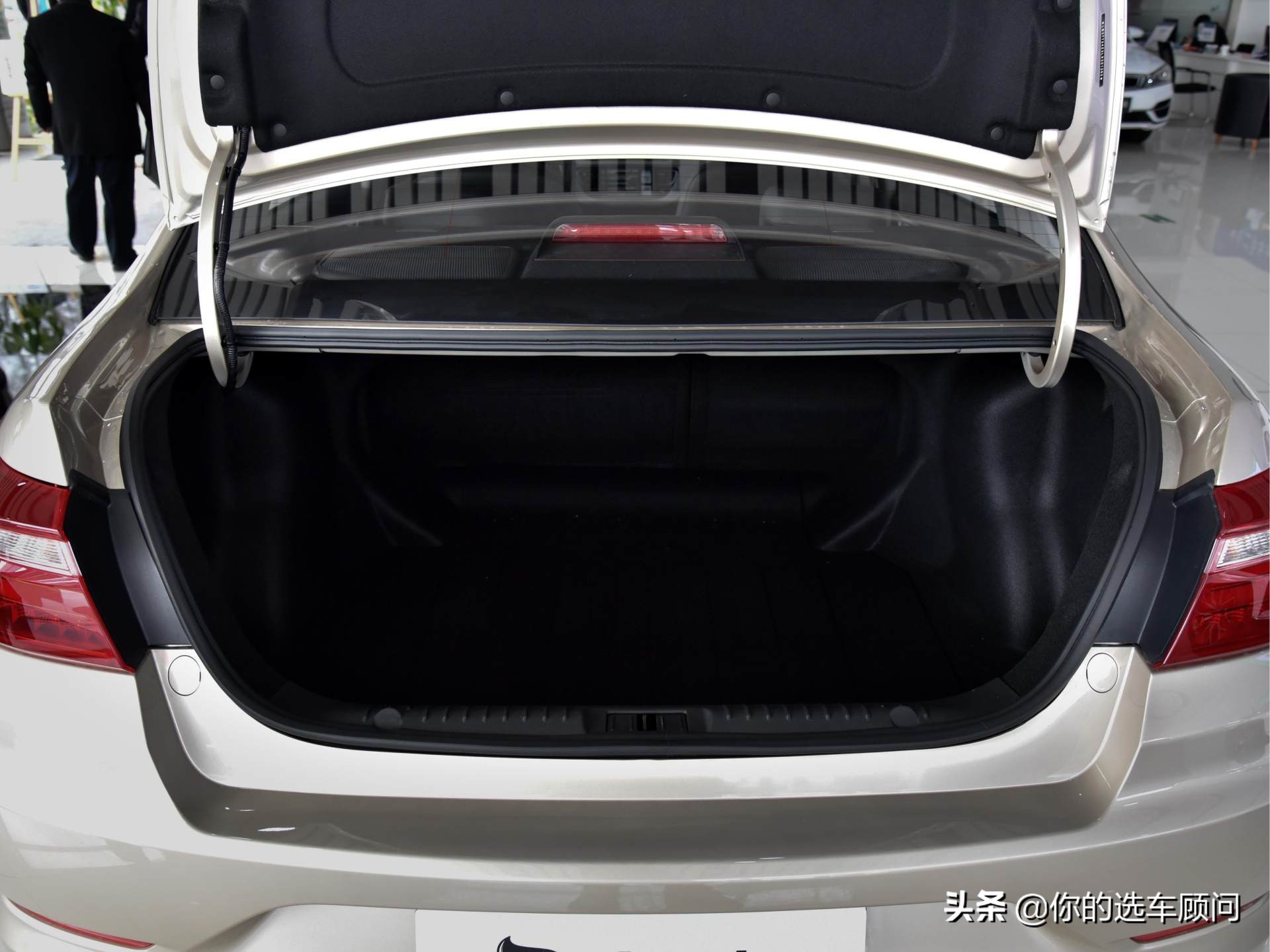 12年的吉利远景1.5排量的油耗多少,2016款吉利远景1.3t手动挡油耗