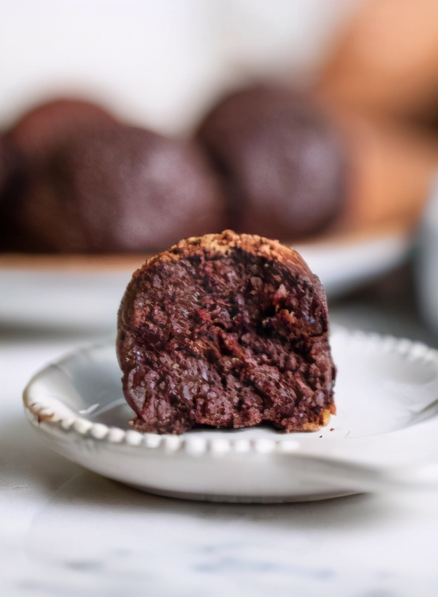 芝麻球巧克力味,芝麻酱能量球的做法