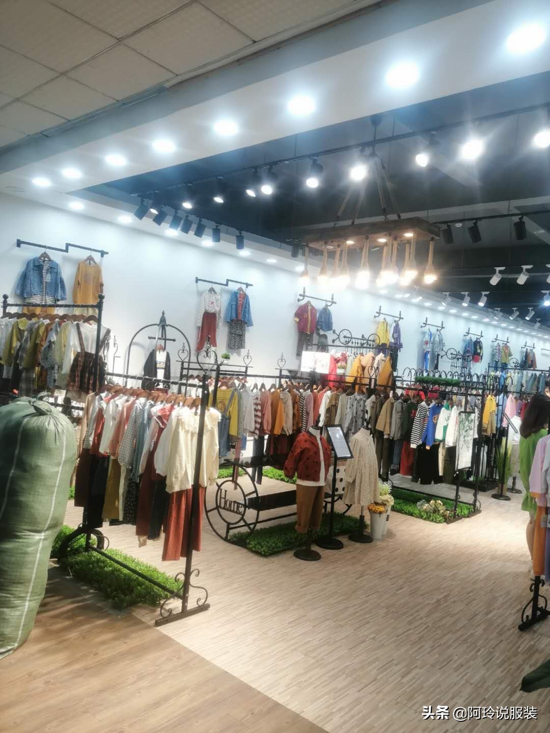 卖童装哪里进货便宜,想开童装批发在哪进货