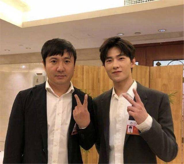 军艺校草沈腾年轻时的视频,沙溢沈腾军艺校草vlog